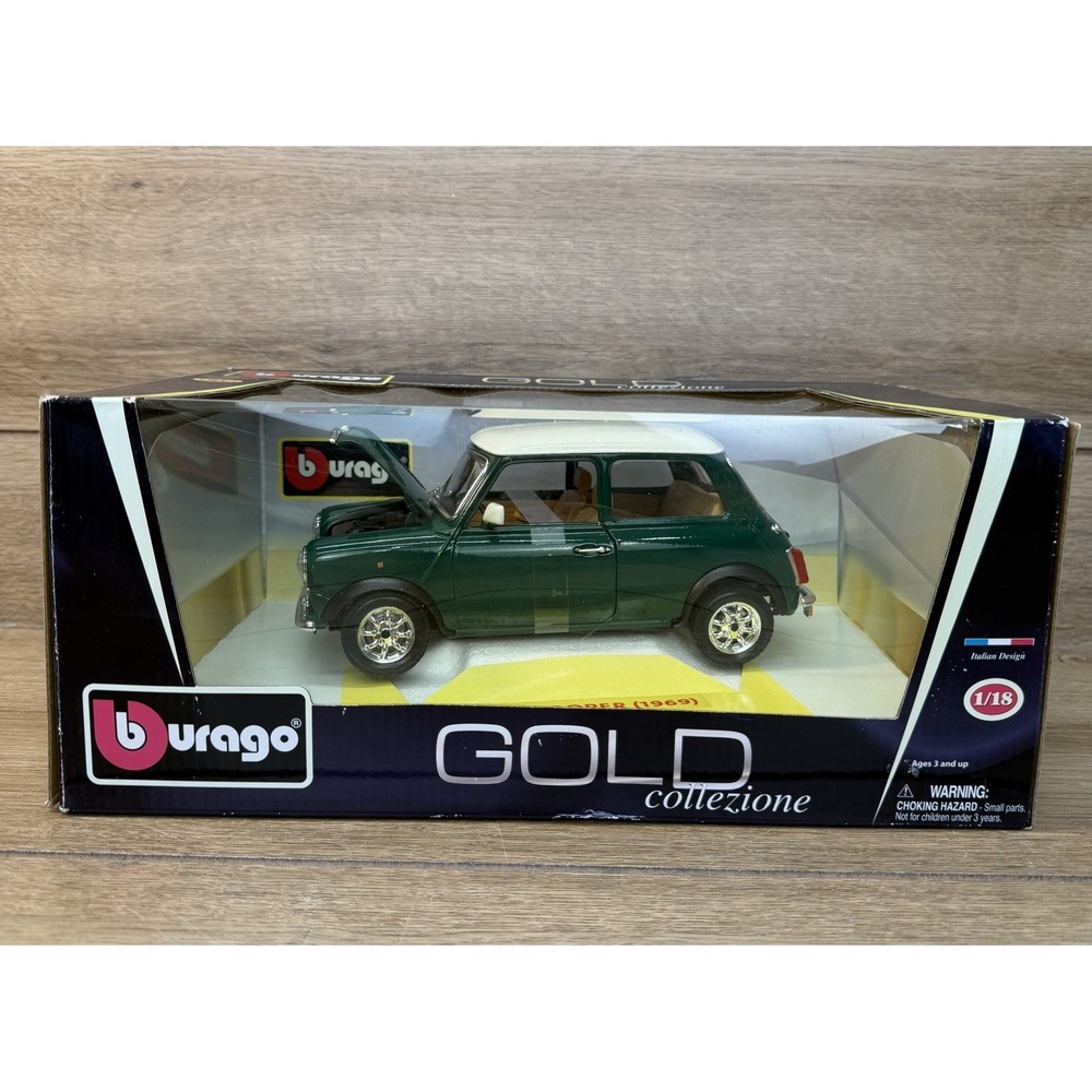 Bburago Gold 12036 - 1/18 1969 Mini Cooper Diecast Model Replica Green
